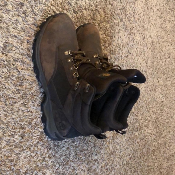 Timberland hikers worn a couple times in great condition - Picture 2 of 3